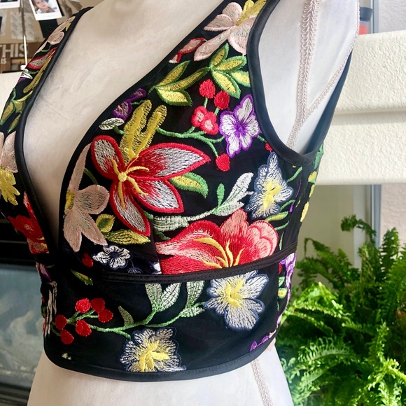 Gianni Bini Tops - GB Embroidered Crop Top Bustier NWT